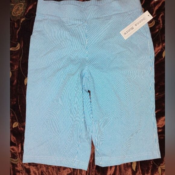 Donna Ricco Light Blue Striped Women's Bermuda Shorts - Picture 1 of 9